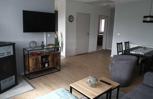 Sallgast House | Discover Ferienhaus Kurio: Family-Friendly Getaway!