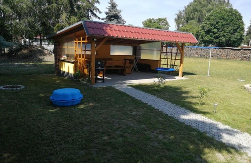 Sallgast House | Discover Ferienhaus Kurio: Family-Friendly Getaway!