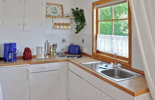 Lassan House | Cozy 1 Bedroom Retreat in Lassan bei Wolgast with Spa
