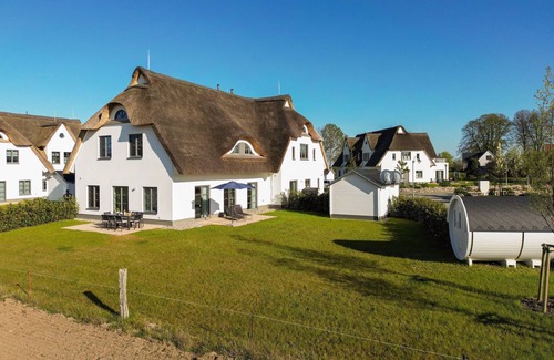 Stolpe auf Usedom Apartment | Explore Ferienhaus Lasse Thoressen: Ocean View Retreat