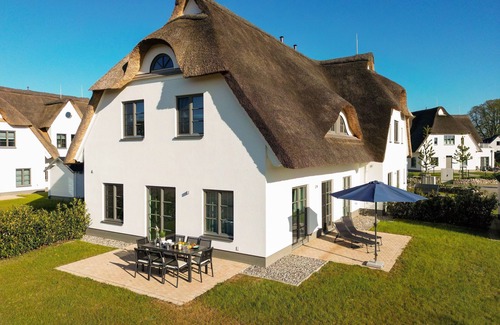 Stolpe auf Usedom Apartment | Explore Ferienhaus Lasse Thoressen: Ocean View Retreat
