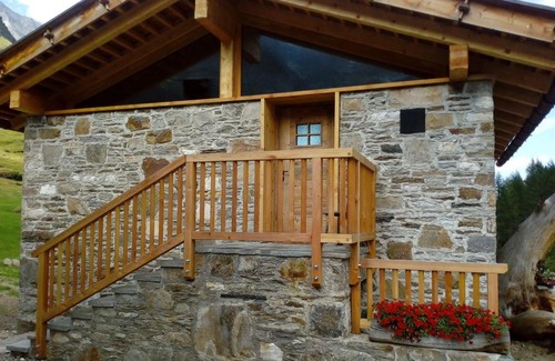 Moso in Passiria Ski Chalet | Family-Friendly Ferienhaus Lazins: Pets Welcome & Fun Awaits