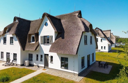 Stolpe auf Usedom Apartment | Relaxing Ocean View Retreat at Ferienhaus Leonard Bernstein
