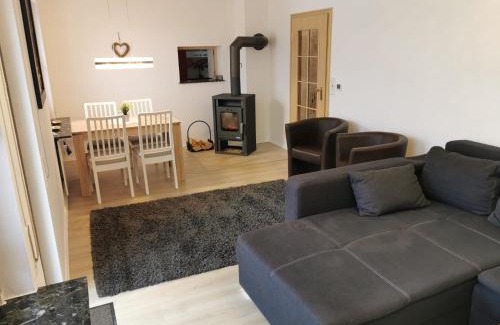 Herleshausen House | Pet-Friendly Retreat at Ferienhaus Lichtenberg for Families