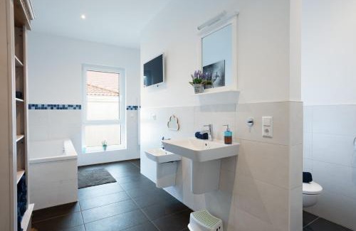 Winsen an der Aller House | Kid-Friendly Retreat at Ferienhaus „Linde 1“ - Rated 9.8