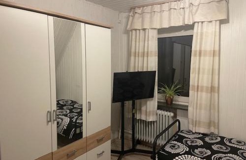 Allagen Apartment | Inviting Ferienhaus Möhnetal: Pet-Friendly Oceanfront Escape