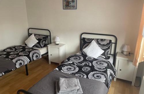 Allagen Apartment | Inviting Ferienhaus Möhnetal: Pet-Friendly Oceanfront Escape