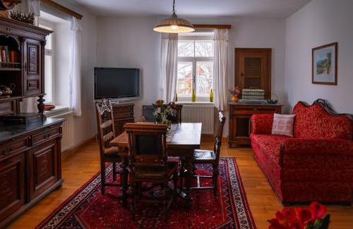 Seggauberg Apartment | Oceanfront Retreat at Ferienhaus Marienkeller Awaits You