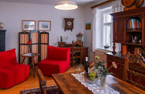 Seggauberg Apartment | Oceanfront Retreat at Ferienhaus Marienkeller Awaits You