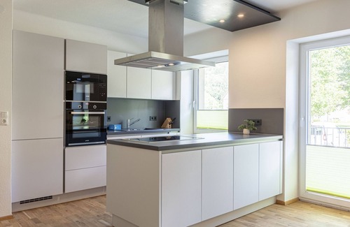 Eisenerz Ski Chalet | Family-Friendly Chalet with Pool and Pet Amenities