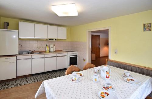 Tretting House | Cozy Holiday Home with Garden, Pet & Child Friendly