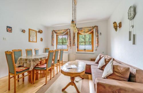 Jagersgrun House | Inviting Holiday Home with Shared Pool in Jägersgrün