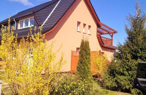 Hanshagen Apartment | Pet-Friendly Retreat at Ferienhaus Moewe - Guest Rated 9.2