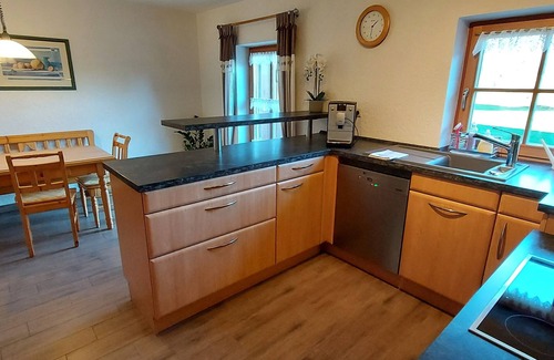 Molberting Apartment | Spacious Ferienhaus Molberting with Balcony and Kitchen