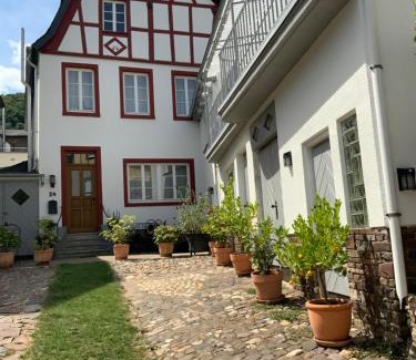 Bremm House | Family-Friendly Ferienhaus Mosel with Hot Tub & Kitchen