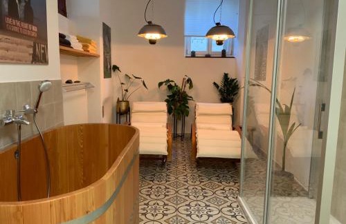 Bremm House | Family-Friendly Ferienhaus Mosel with Hot Tub & Kitchen