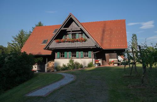 Grassnitzberg House | Exceptional Ferienhaus Neubauer: Pet Friendly & Family Ready
