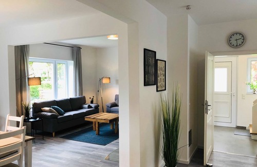 Friedrichstadt Apartment | Relaxing Retreat at Ferienhaus No.2 with Spa & Kitchen