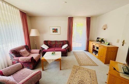 Schoenmuenzach House | Ferienhaus Oesterle - Idyllisches Schwarzwaldhaus am Bach mit Terrasse & Balkon