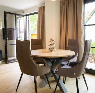 Zirchow House | Friesenhaus Oogenstern: Oceanfront, Pet-Friendly Retreat