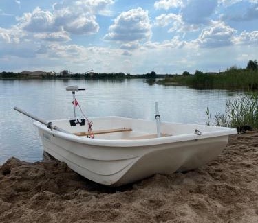Lobnitz House | Beachside Escape at Ferienhaus Oskar - 4-Star Getaway