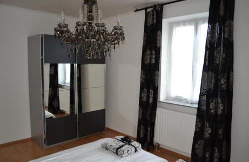 Traunstein House | Cozy Ferienhaus Pfaffe: Ideal for Families and Relaxation