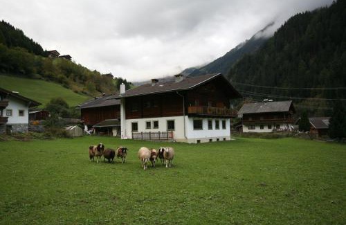 Matrei in Osttirol Apartment | Perfect Getaway at Ferienhaus Ruggenthaler - Pet Friendly Stay