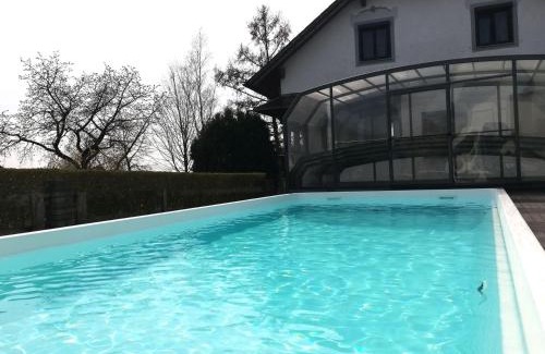 Pischelsdorf am Kulm Apartment | Idyllic Ferienhaus Rustica: Oceanfront & Family-Friendly Retreat
