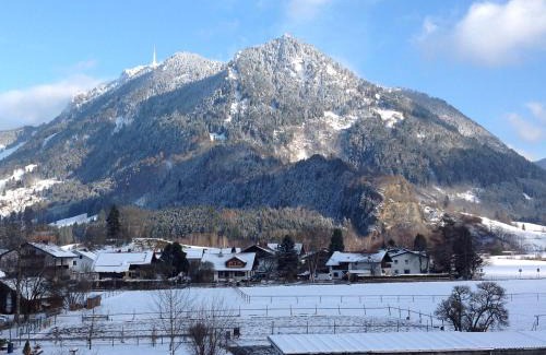 Hauser House | Cozy Ferienhaus Schönhensch: Breakfast & Kitchen Included