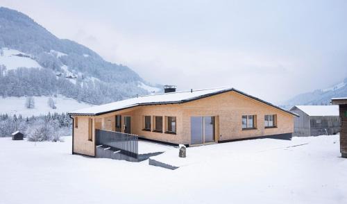 Mellau House | Discover Ferienhaus Schihütte Mellau: Family-Friendly Retreat