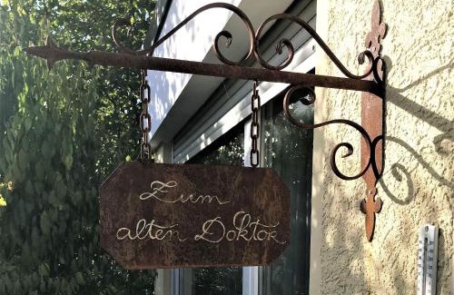 Muensingen House | Pet-Friendly Retreat at Ferienhaus Schillerstraße