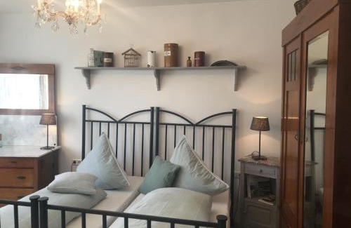 Muensingen House | Pet-Friendly Retreat at Ferienhaus Schillerstraße