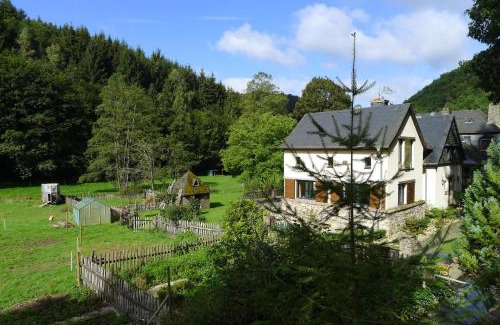 Neunkirchen House | Pet-Friendly Retreat at Ferienhaus Schmelzmühle, Rated 9.3