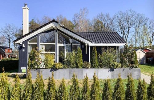 Dummer House | Relaxing Retreat: Ferienhaus Seebrise with Hot Tub & Sauna