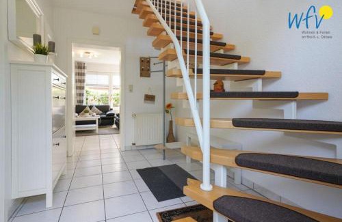 Borkum House | Family-Friendly Ferienhaus Seepferdchen with Pet Amenities