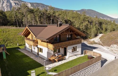 Sautens Ski Chalet | Relax at Ferienhaus Sennerhäusl: Pet-Friendly Retreat
