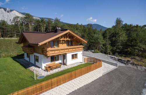 Sautens Ski Chalet | Relax at Ferienhaus Sennerhäusl: Pet-Friendly Retreat