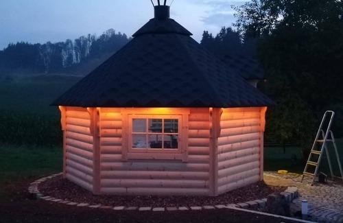 Wangen im Allgaeu Apartment | Cozy Ferienhaus Sonnenschein with Kitchen & Breakfast Options