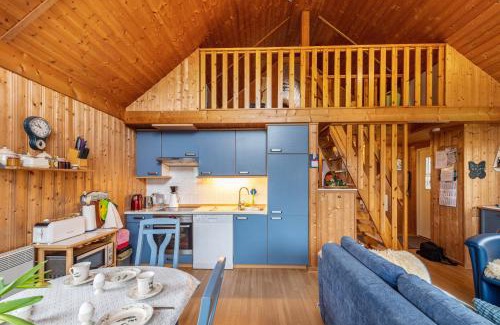 Boltenhagen House | Pet-Friendly Retreat with Pool at Ferienhaus Sonnenblumen