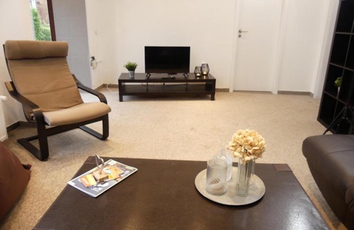 Eckwarden Apartment | Tranquil Ferienhaus Strandlust with Ocean View & Kitchen