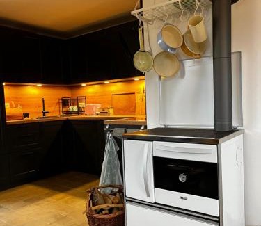 Gnas Apartment | Pet-Friendly Ferienhaus Thonjoergl with Ocean Views