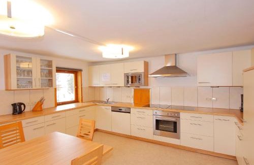 Juns House | Pet-Friendly Holiday Home Tux: Rated 9/10 by Guests