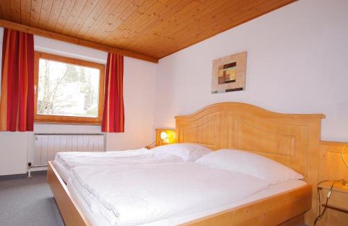 Juns House | Pet-Friendly Holiday Home Tux: Rated 9/10 by Guests