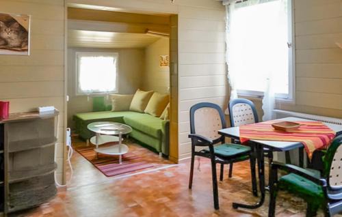 Bellin House | Family-Friendly Retreat at Ferienhaus Ueckermünde Bellin