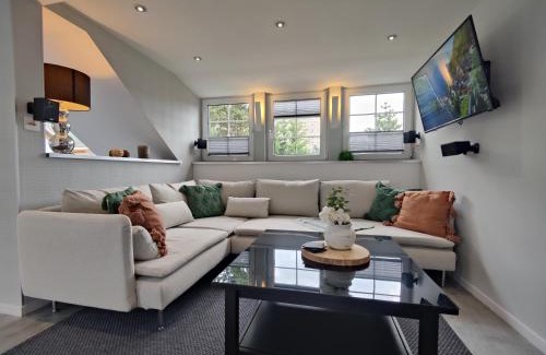 Gablenz Villa | Ideal Villa Adelsberg with Rooftop Terrace for 10 Guests