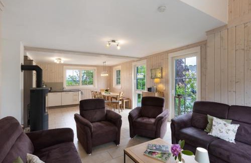Wasserfall House | Exceptional Ferienhaus Wasserfall: Oceanfront & Wheelchair Access