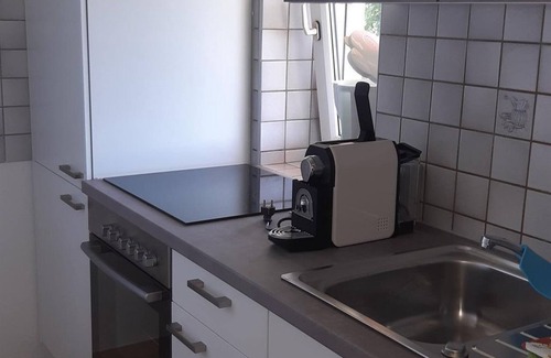 Tieschen Apartment | Welcoming Weinhof: Family-Friendly Ocean View Retreat