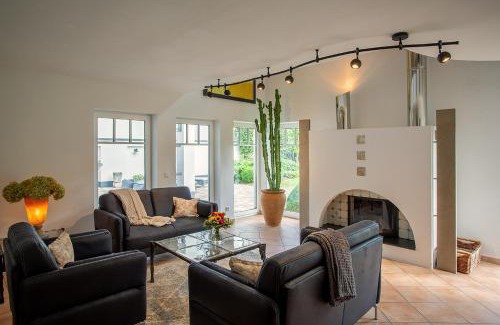 Eslohe House | Family-Friendly Ferienhaus Wennetraum with Kitchen Amenities