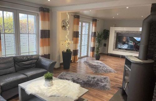 Freyung House | Explore Ferienhaus Woidzauber: 5-Star Retreat with Hot Tub