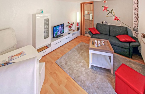 Zempin House | Delightful 1 Bedroom Retreat in Zempin (Seebad) - Top Rated